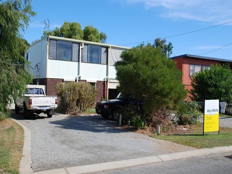 61 Drummond Circus, Cervantes WA 6511