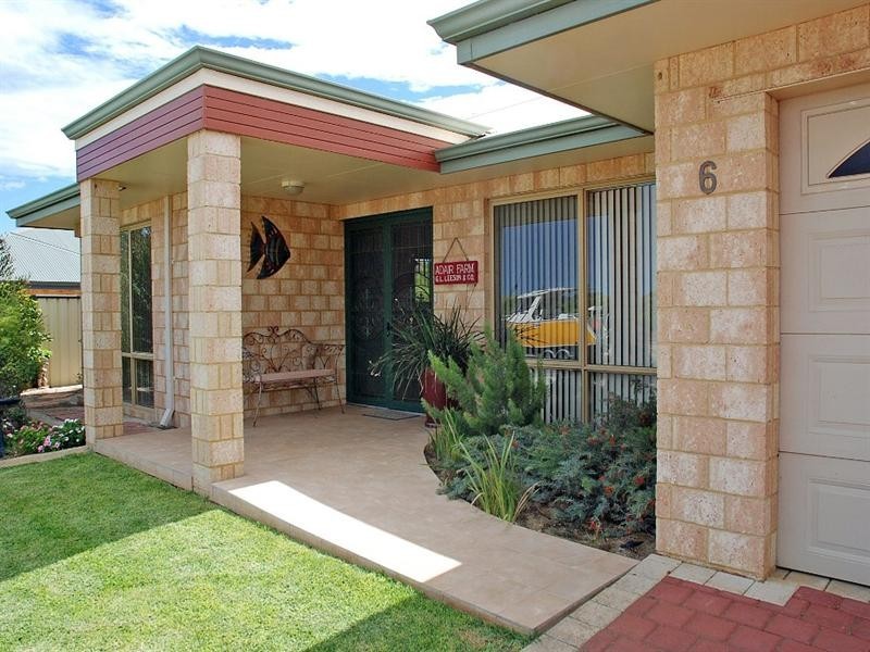 6 Aquilla Street, Jurien Bay WA 6516