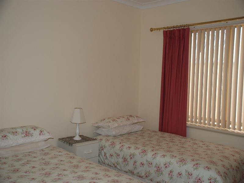 6 Aquilla Street, Jurien Bay WA 6516