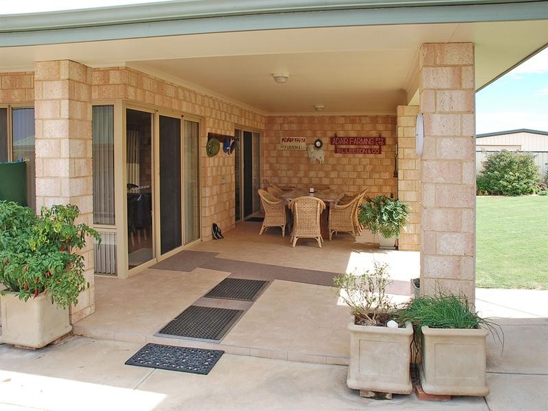 6 Aquilla Street, Jurien Bay WA 6516