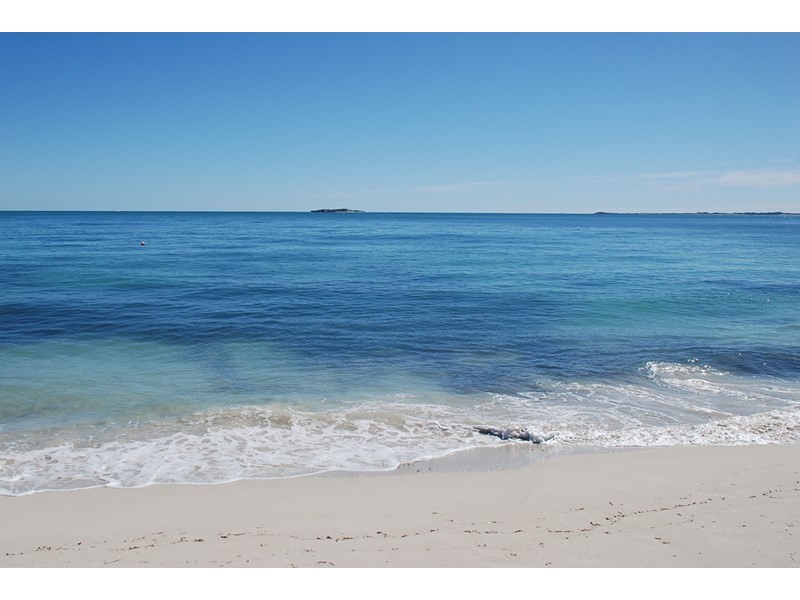 20 Grigson Street, Jurien Bay WA 6516