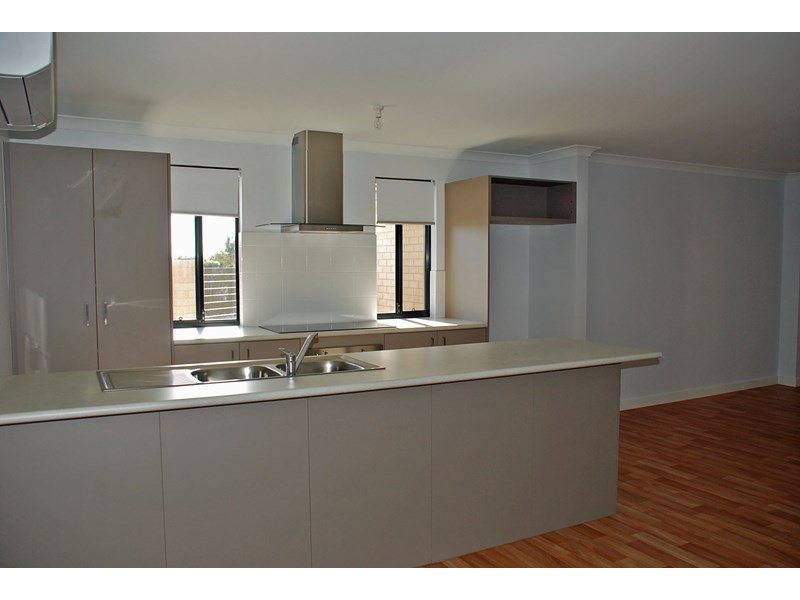 V8, 5 Moonlight Crescent, Jurien Bay WA 6516