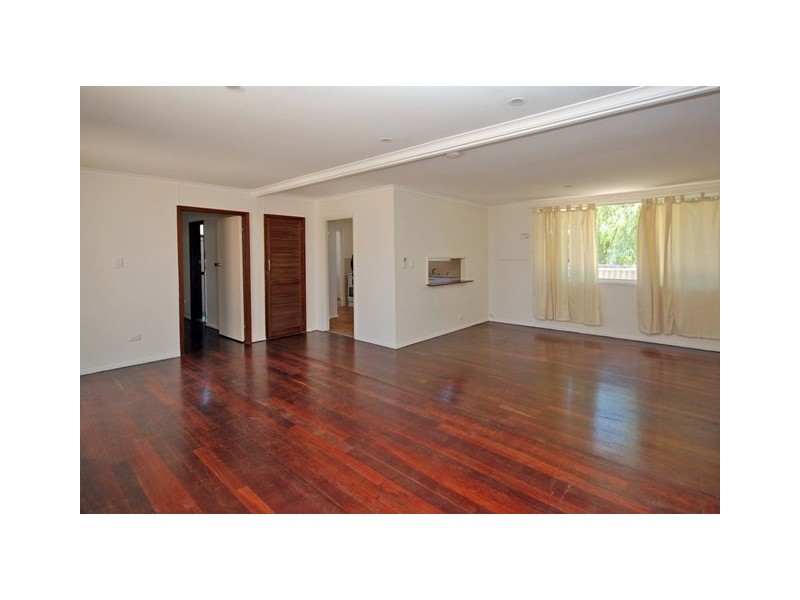 4 Whitfield Road, Jurien Bay WA 6516