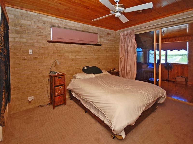 27B Coubrough Place, Jurien Bay WA 6516