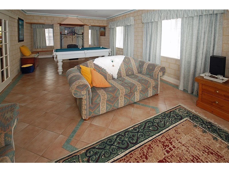 18 Casuarina Crescent, Jurien Bay WA 6516