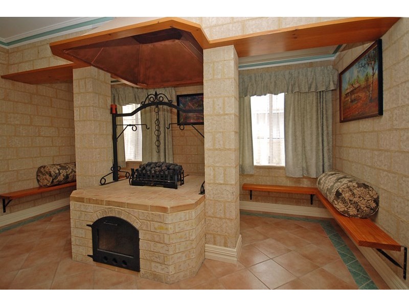 18 Casuarina Crescent, Jurien Bay WA 6516