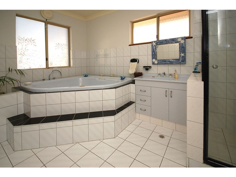 25 Bluewater Drive, Jurien Bay WA 6516