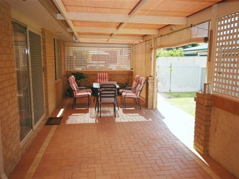 18 Heales Way, Green Head WA 6514