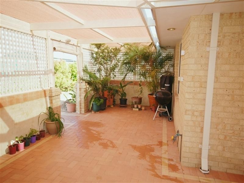 18 Heales Way, Green Head WA 6514