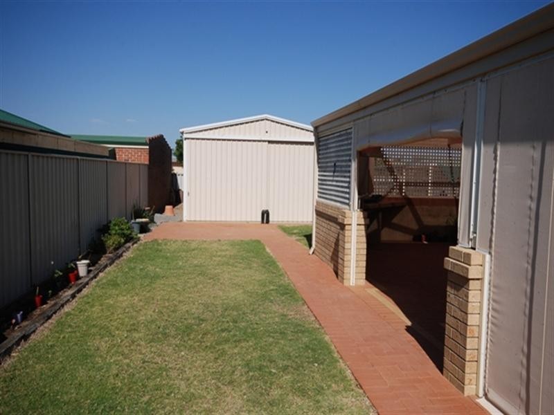 18 Heales Way, Green Head WA 6514