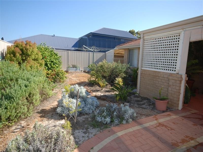 18 Heales Way, Green Head WA 6514