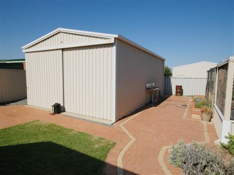 18 Heales Way, Green Head WA 6514
