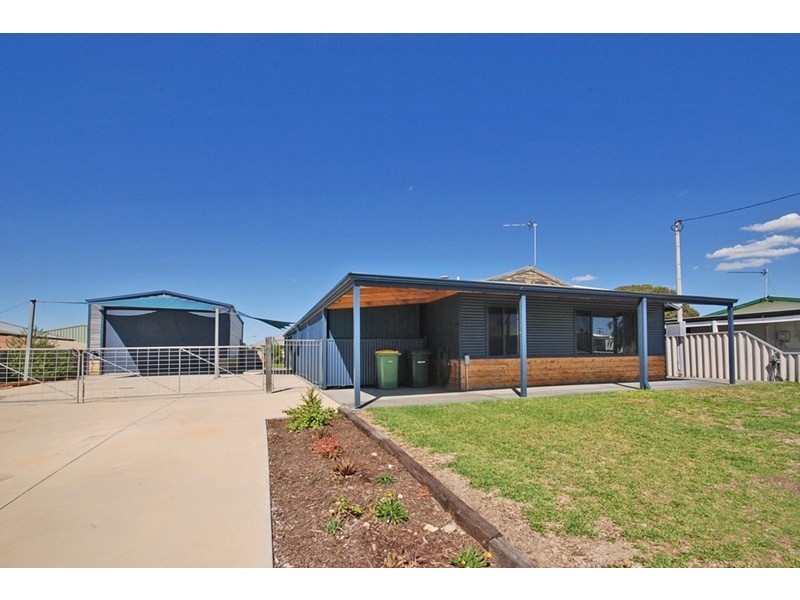 19 Elizabeth Way, Jurien Bay WA 6516