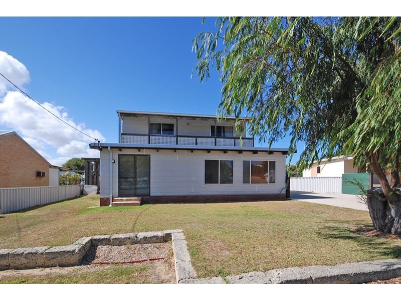 10 Battersby Road, Green Head WA 6514