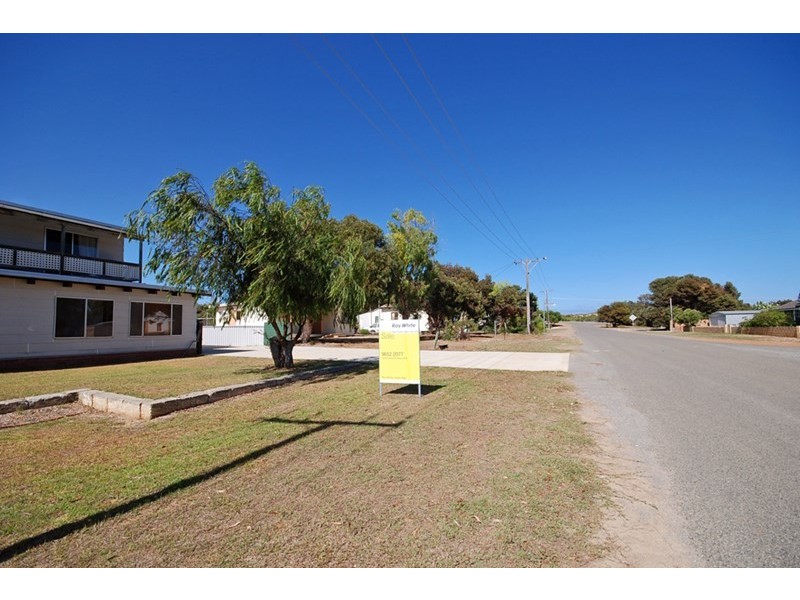 10 Battersby Road, Green Head WA 6514