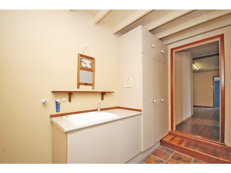 10 Battersby Road, Green Head WA 6514