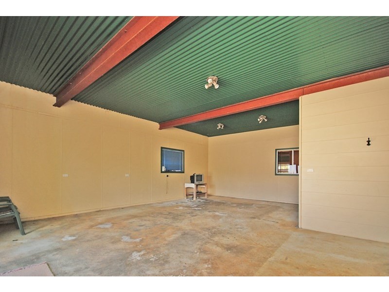 10 Battersby Road, Green Head WA 6514