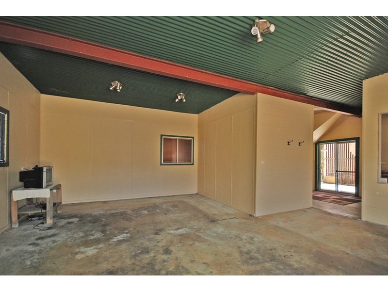 10 Battersby Road, Green Head WA 6514