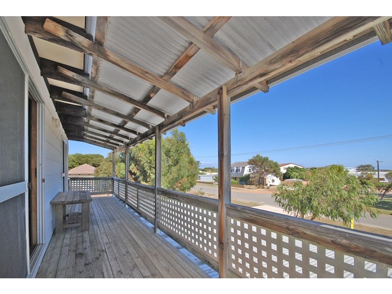 10 Battersby Road, Green Head WA 6514