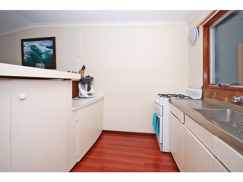 8 Hawaii Road, Jurien Bay WA 6516