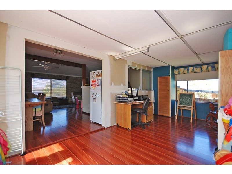 8 Hawaii Road, Jurien Bay WA 6516