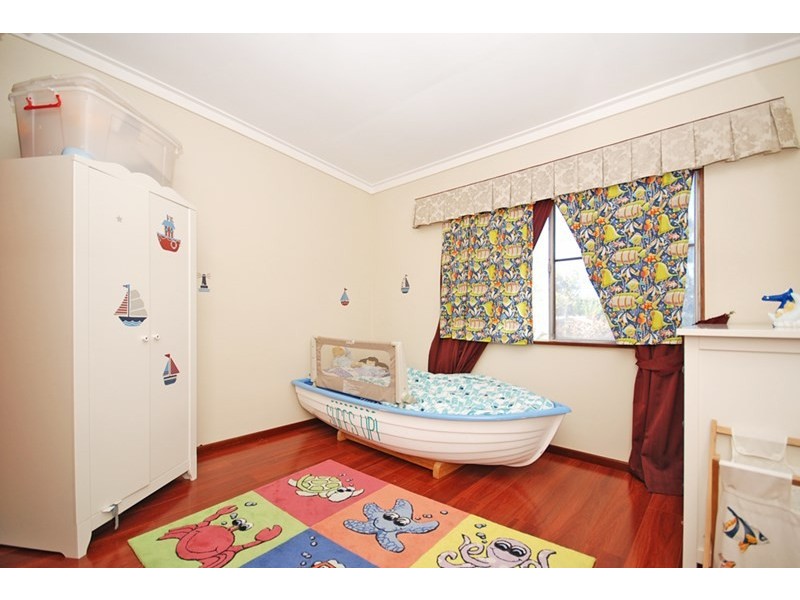 8 Hawaii Road, Jurien Bay WA 6516