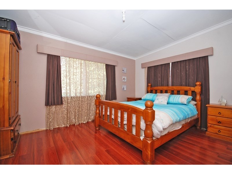 8 Hawaii Road, Jurien Bay WA 6516