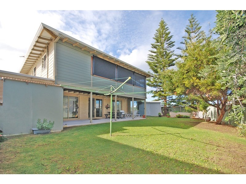 27A Coubrough Place, Jurien Bay WA 6516