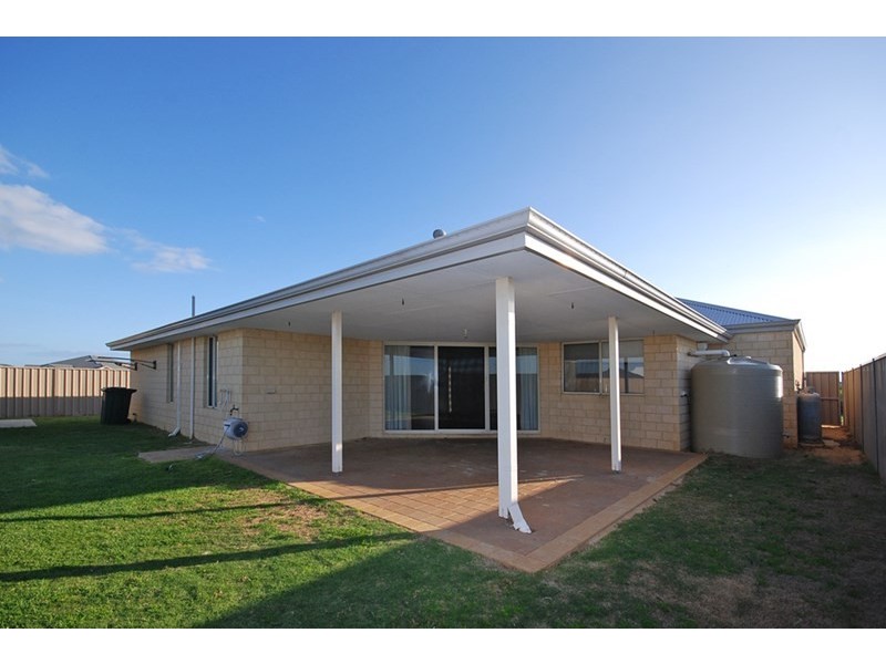 9 Bremer Parade, Jurien Bay WA 6516