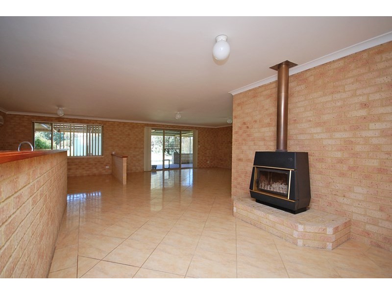 77 Geronimo Crescent, Jurien Bay WA 6516