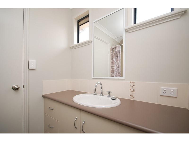 16 Glover Crescent, Green Head WA 6514