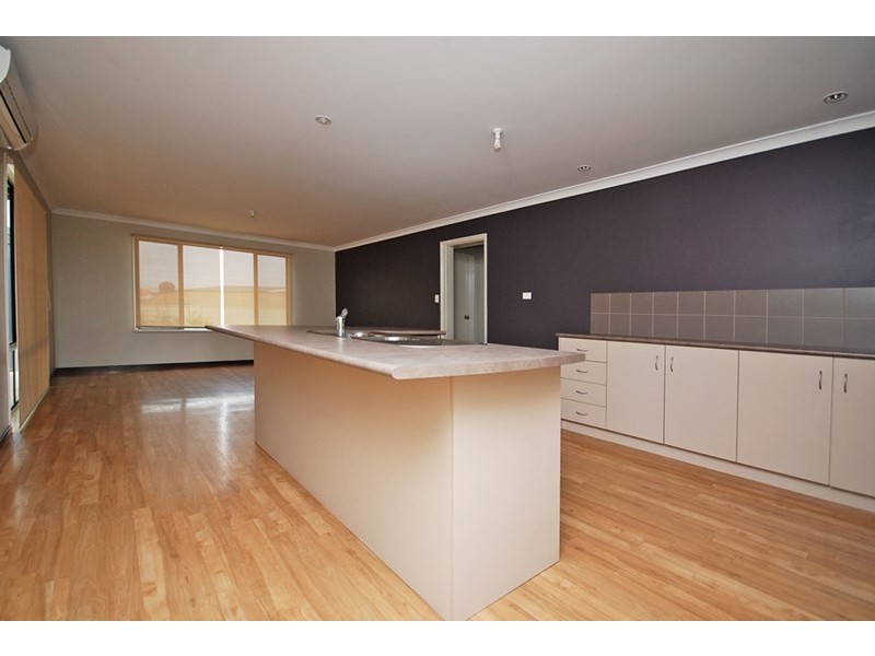 16 Glover Crescent, Green Head WA 6514