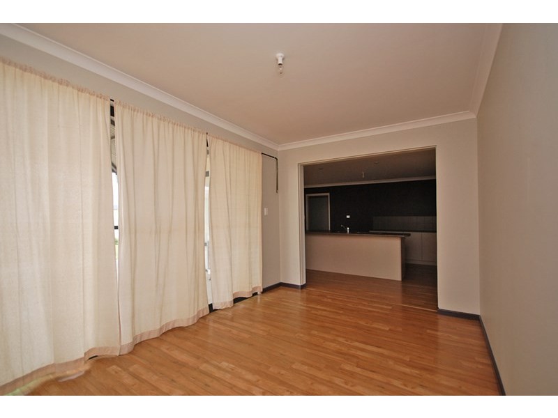 16 Glover Crescent, Green Head WA 6514