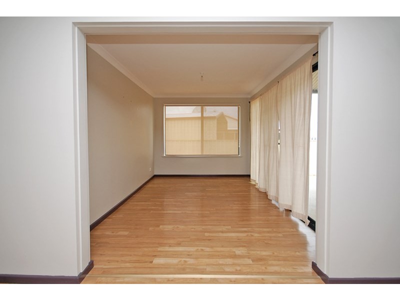 16 Glover Crescent, Green Head WA 6514