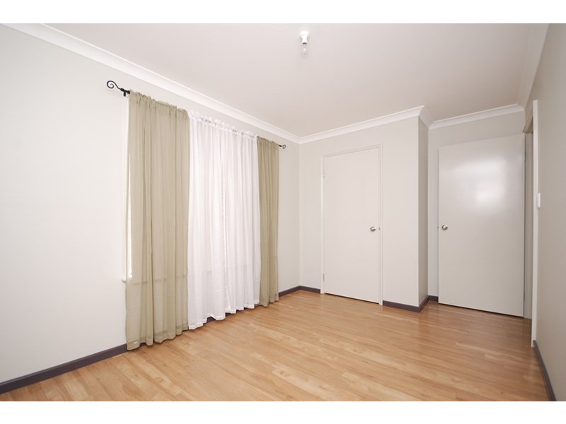 16 Glover Crescent, Green Head WA 6514