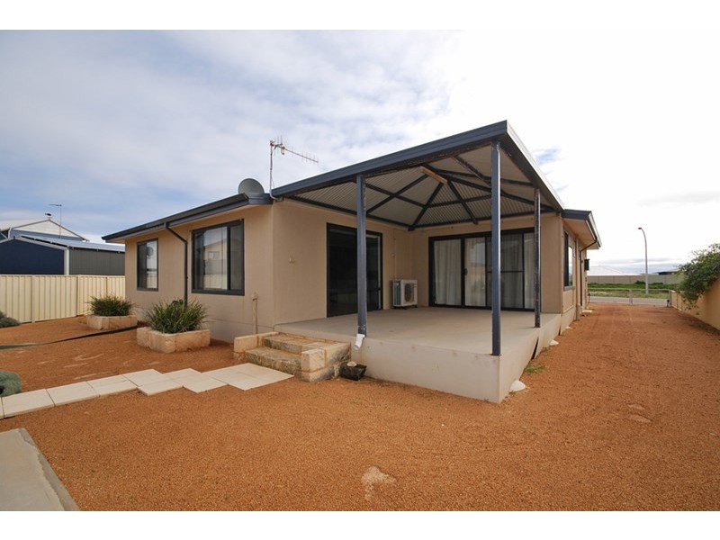 16 Glover Crescent, Green Head WA 6514