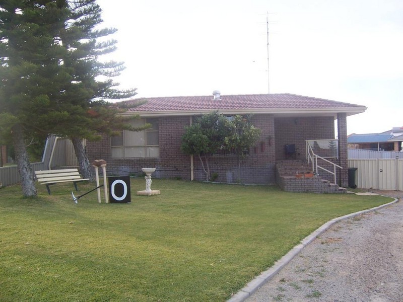 12 Picasso Place, Cervantes WA 6511