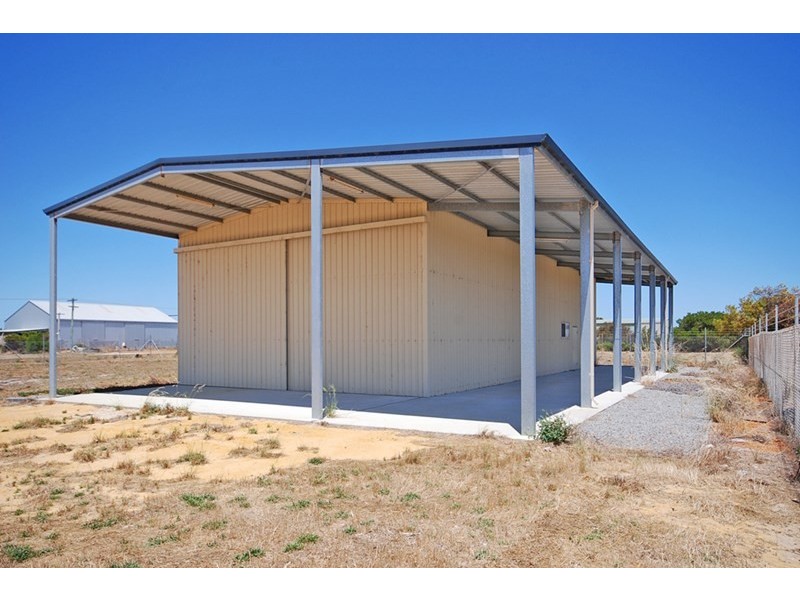 25 Lake Street, Leeman WA 6514