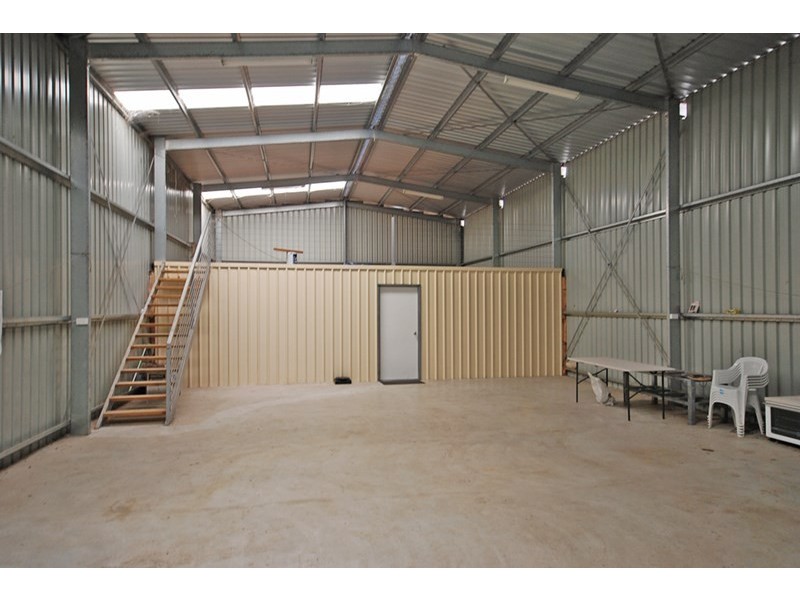 25 Lake Street, Leeman WA 6514