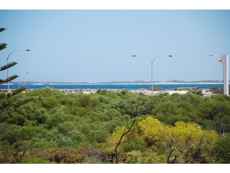 21 Casuarina Crescent, Jurien Bay WA 6516