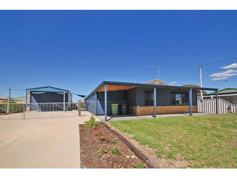 19 Elizabeth Way, Jurien Bay WA 6516