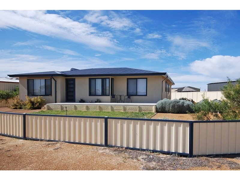 16 Glover Crescent, Green Head WA 6514