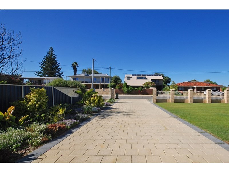 22 Bluewater Drive, Jurien Bay WA 6516