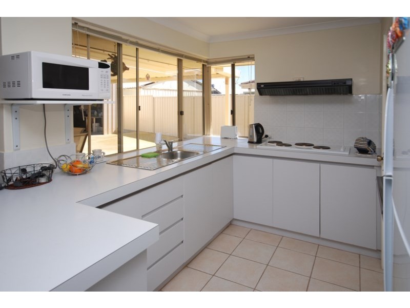 20B Hunter Crescent, Green Head WA 6514