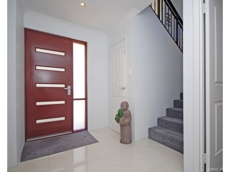 16 Pinetree Circuit, Jurien Bay WA 6516