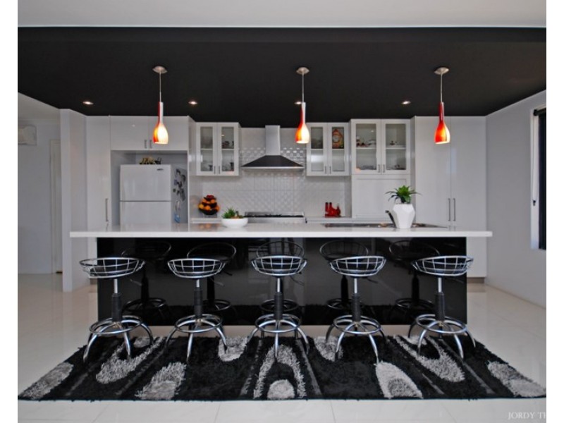 16 Pinetree Circuit, Jurien Bay WA 6516