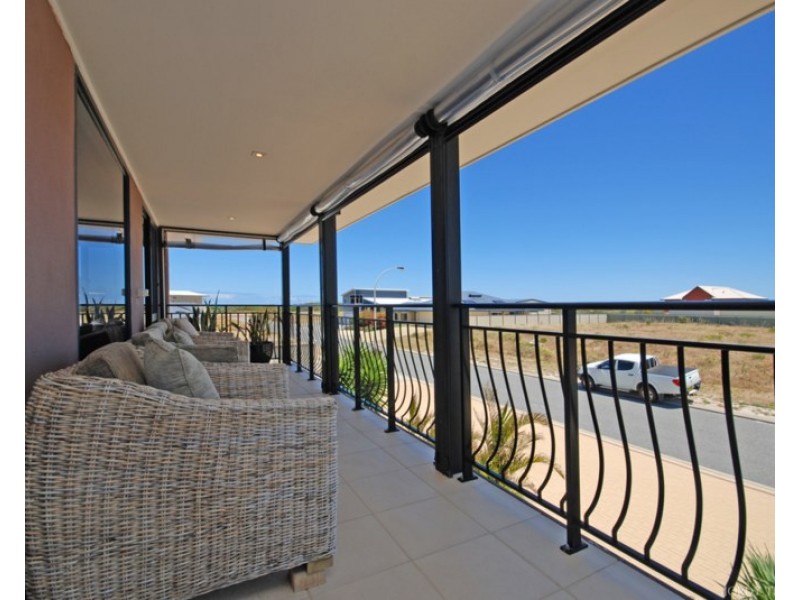 16 Pinetree Circuit, Jurien Bay WA 6516