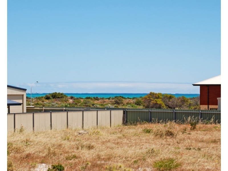 16 Pinetree Circuit, Jurien Bay WA 6516