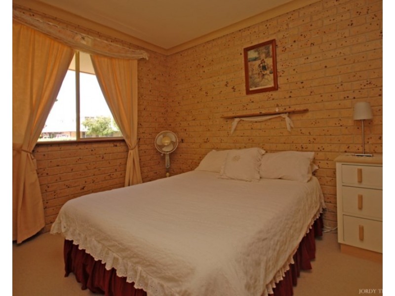 12 Elizabeth Way, Jurien Bay WA 6516