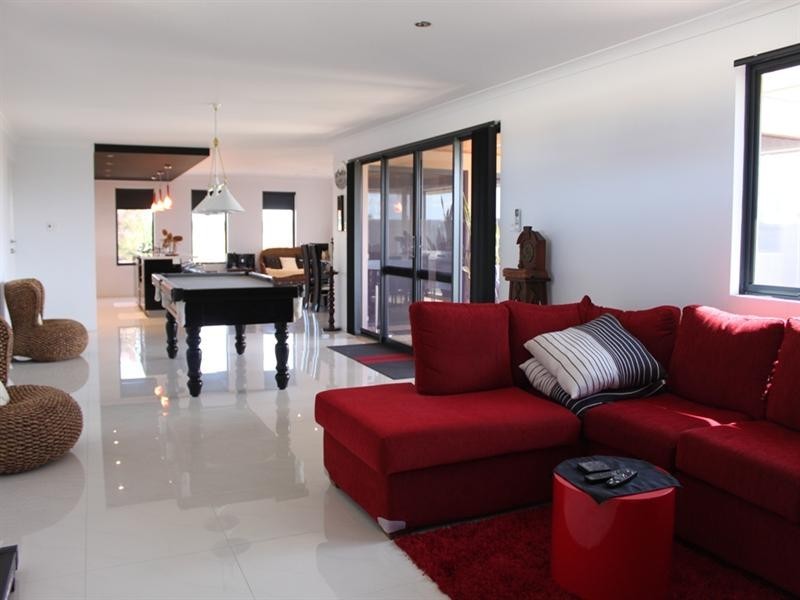 16 Pinetree Circuit, Jurien Bay WA 6516